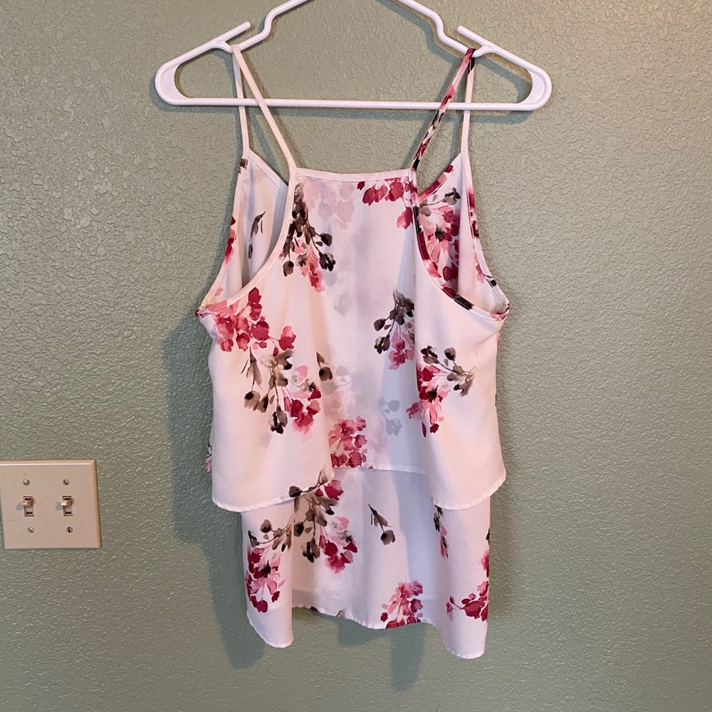 Francesca’s - Cute Floral Top - Picture 2 of 3